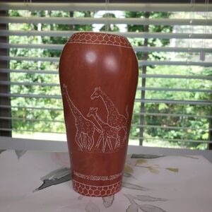 Disney Parks Animal Kingdom Vintage Giraffe Kisii Soapstone Vase 7" Kisii Kenya